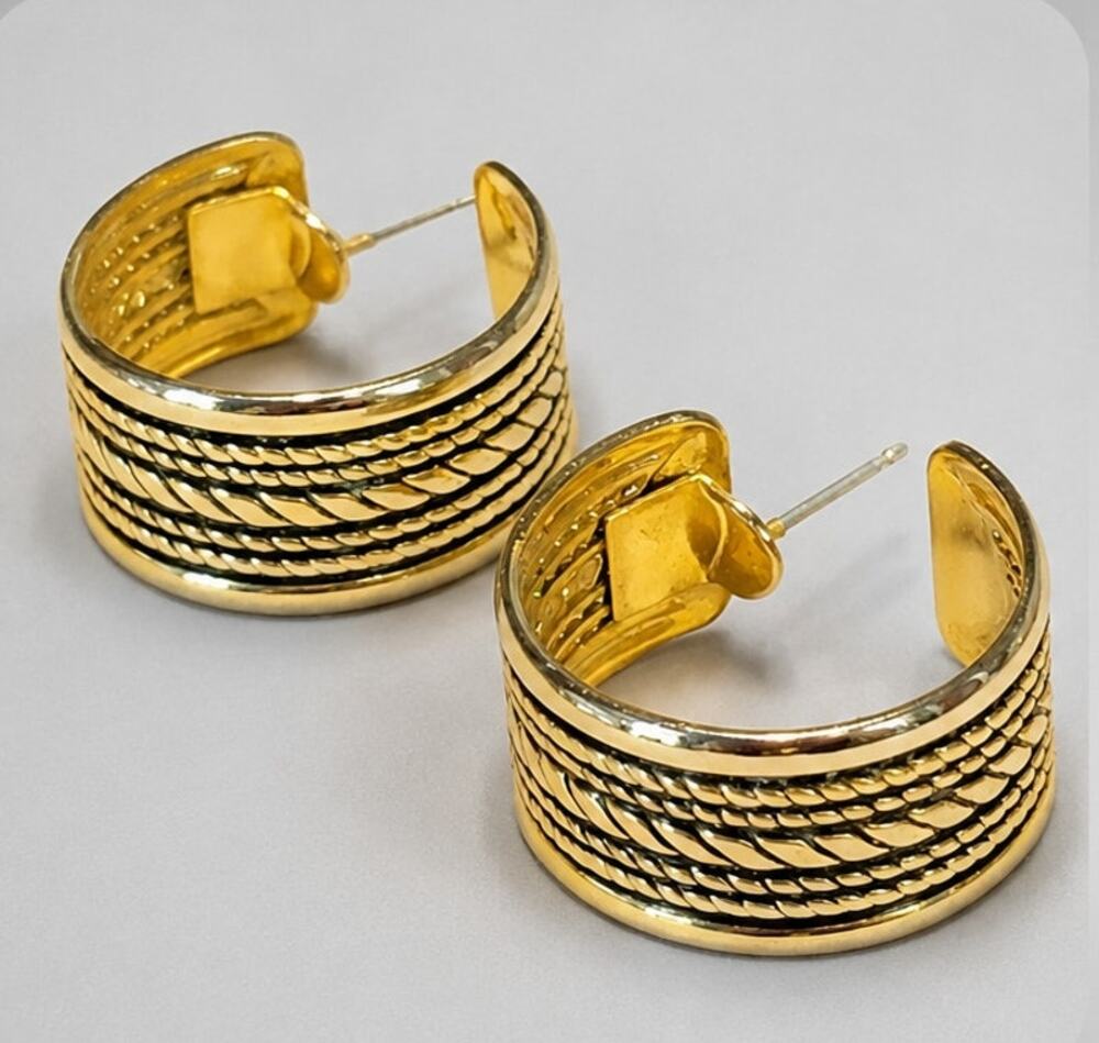 Vintage 1980s Gold & Black Pierced Hoop Earrings, 1" Textured Gold-tone gp-12